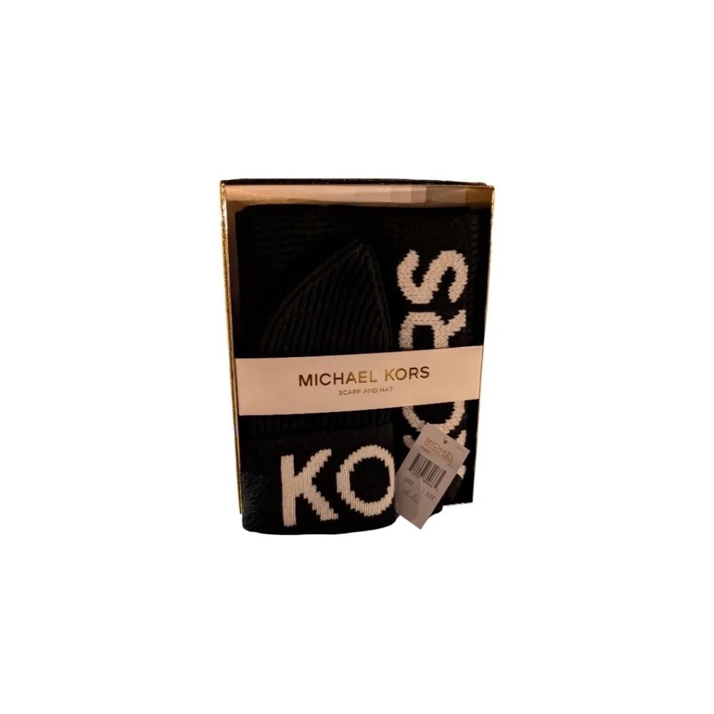 NEW NIB Michael Kors Women's Fishermans Rib Beanie Black White Scarf Set Gift